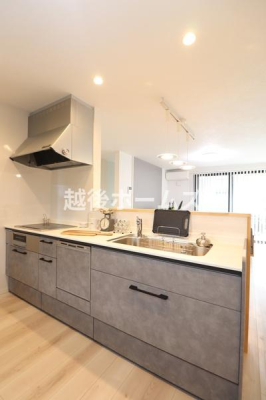 �L�b�`�� �R���^�C�v�̃V�X�e���L�b�`���͎��[���L�x�I
�����̂��|�������₷���݌v�ɂȂ��Ă��܂�