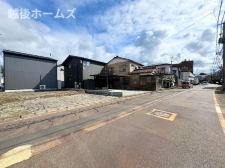 �O�ʓ��H�܂ތ��n�ʐ^ �����̓��������ʕ��E�d�l�ݔ��₨�����̑傫���̔�r�A�ߗׁE���ӊ��⒬���݂ȂǁA�����ł͂킩��Ȃ���񂪂������񂠂�܂��B���񌻒n�ɂĂ��m�F���������B