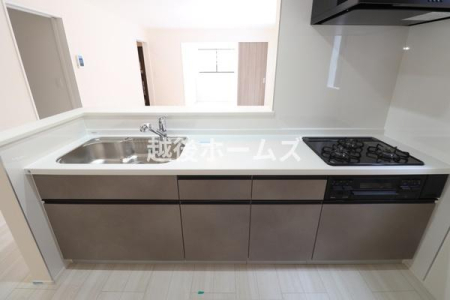 �L�b�`�� �y���Ў{�H��z�L�b�`���͎g���₷���V�X�e���L�b�`���ł��B
�򐅊��̌^�̐�����H��@���W���������Ă��܂��B