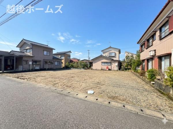 �O�ʓ��H�܂ތ��n�ʐ^ �����̓��������ʕ��E�d�l�ݔ��₨�����̑傫���̔�r�A�ߗׁE���ӊ��⒬���݂ȂǁA�����ł͂킩��Ȃ���񂪂������񂠂�܂��B���񌻒n�ɂĂ��m�F���������B