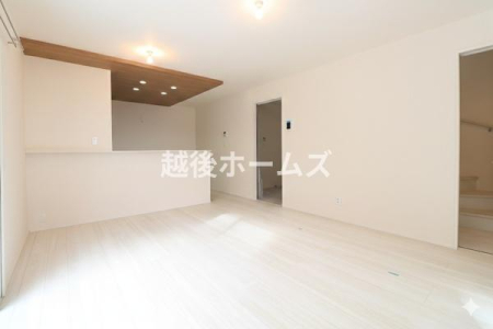 ���r���O �y���Ў{�H��z
�Q�S���Ԋ��C�V�X�e���������ɐ݂��A��ɋ�C���z�������K�ȋ�Ԃɕς��Ă���܂�