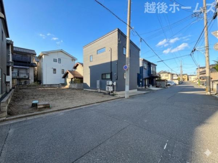 �O�ʓ��H�܂ތ��n�ʐ^ �ߗׁE���ӊ��⒬���݂ȂǁA�����ł͂킩��Ȃ���񂪂������񂠂�܂��B���񌻒n�ɂĂ��m�F���������B