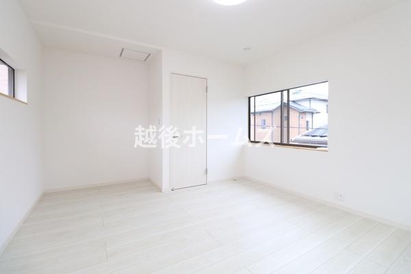 �m�� �V���v���ȗm���Ȃ̂ŉƋ�Ȃǂ̃C���e���A�Ƃ��}�b�`���Ă�����ꊴ���o���₷���A�g�̉��̐��������₷���ł��ˁ�