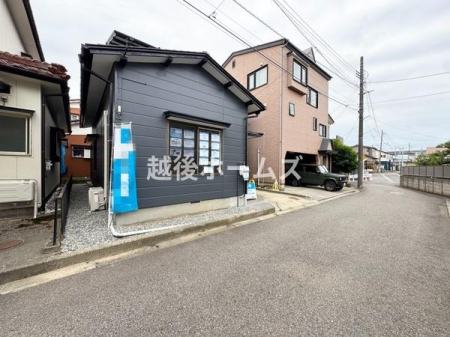 �O�ʓ��H�܂ތ��n�ʐ^ �����̓��������ʕ��E�d�l�ݔ��₨�����̑傫���̔�r�A�ߗׁE���ӊ��⒬���݂ȂǁA�����ł͂킩��Ȃ���񂪂������񂠂�܂��B���񌻒n�ɂĂ��m�F���������B