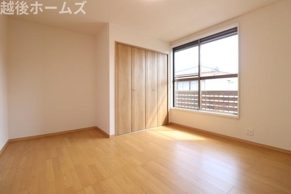 �m�� �S���ɃN���[�[�b�g�����A���[���L�x�Ŏg���₷���Ԏ��ɂȂ��Ă��܂�