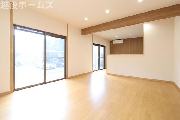 ���r���O �Q�S���Ԋ��C�V�X�e���������ɐ݂��A��ɋ�C���z�������K�ȋ�Ԃɕς��Ă���܂�