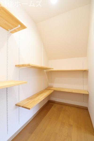 ���[ �L�b�`�����ɂ͑�e�ʂ̃p���g���[������܂���