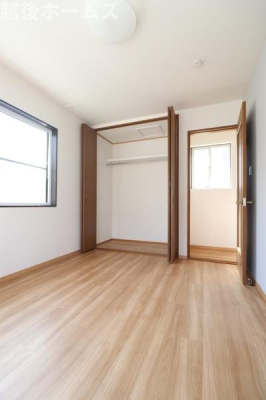 �m�� �S���ɃN���[�[�b�g�����A���[���L�x�Ŏg���₷���Ԏ��ɂȂ��Ă��܂�