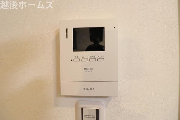 ���̑� �h�Ƒ΍�ɗD�ꂽTV���j�^�[�t���C���^�[�z���ŗ��q�҂̊m�F���ł��܂��B