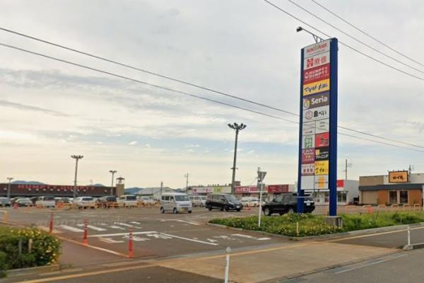 ���ӊ� �y�V���b�s���O�{�݁z�A�N���X�v���U�����������F1871m