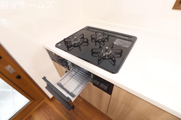 ���̑� �R���S�Ăɉ��x�Z���T�[���t���A�ЖʏĂ��O���������ڂ��Ĉ��S�ŋ@�\�I�ȃK�X�R�����ł��B