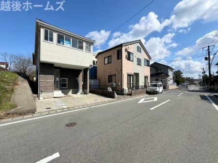 �O�ʓ��H�܂ތ��n�ʐ^ �����̓��������ʕ��E�d�l�ݔ��₨�����̑傫���̔�r�A�ߗׁE���ӊ��⒬���݂ȂǁA�����ł͂킩��Ȃ���񂪂������񂠂�܂��B���񌻒n�ɂĂ��m�F���������B