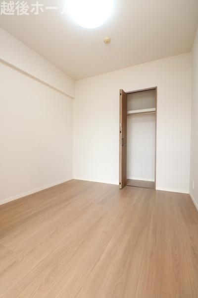 �m�� �y���Ў{�H��z�S���ɃN���[�[�b�g�����A���[���L�x�Ŏg���₷���Ԏ��ɂȂ��Ă��܂�