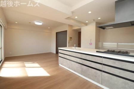 ���r���O �y���Ў{�H��z�Ƒ��c���̎��Ԃ��߂�����L�X�������r���O�_�C�j���O