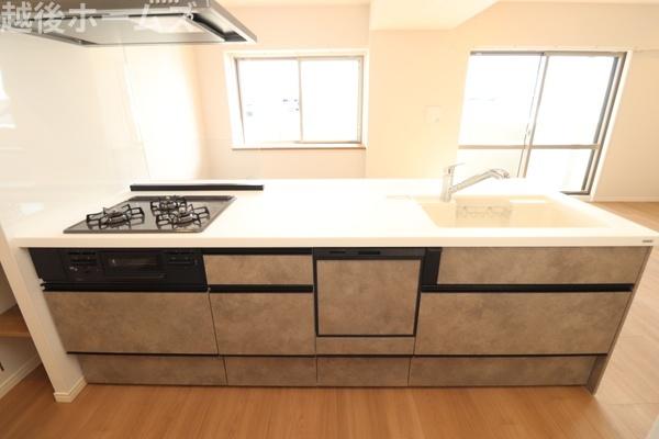 �L�b�`�� �y���Ў{�H��z�R���^�C�v�̃V�X�e���L�b�`���͎��[���L�x�I
�����̂��|�������₷���݌v�ɂȂ��Ă��܂�