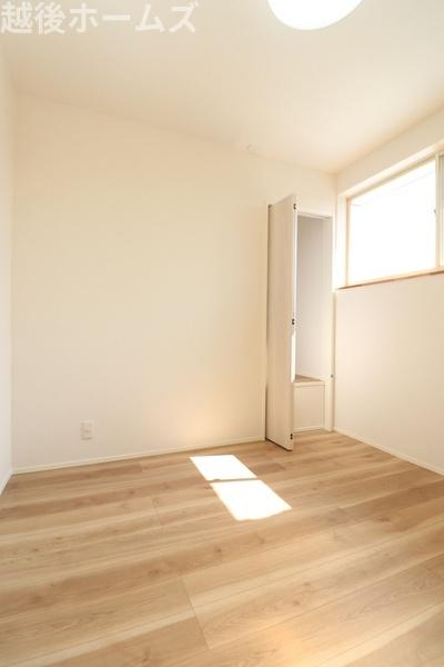 �m�� �S���ɃN���[�[�b�g�����A���[���L�x�Ŏg���₷���Ԏ��ɂȂ��Ă��܂�