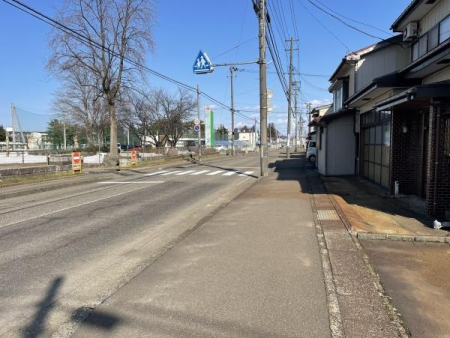 �O�ʓ��H�܂ތ��n�ʐ^ -