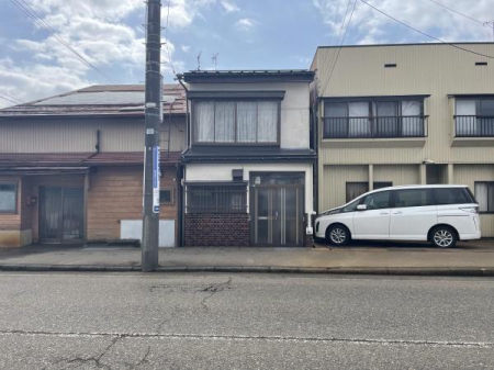 �O�ʓ��H�܂ތ��n�ʐ^ -