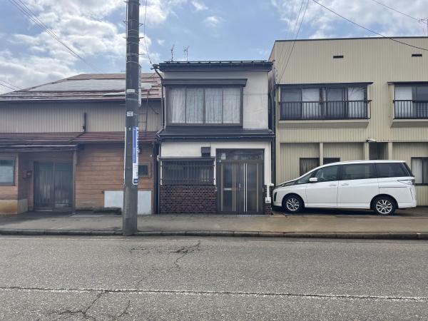 �O�ʓ��H�܂ތ��n�ʐ^ -