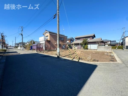 �O�ʓ��H�܂ތ��n�ʐ^ �����̓��������ʕ��E�d�l�ݔ��₨�����̑傫���̔�r�A�ߗׁE���ӊ��⒬���݂ȂǁA�����ł͂킩��Ȃ���񂪂������񂠂�܂��B���񌻒n�ɂĂ��m�F���������B