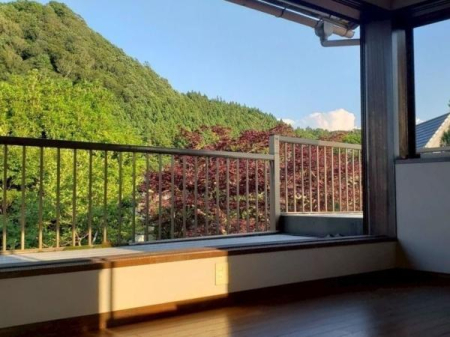 �o���R�j�[ -