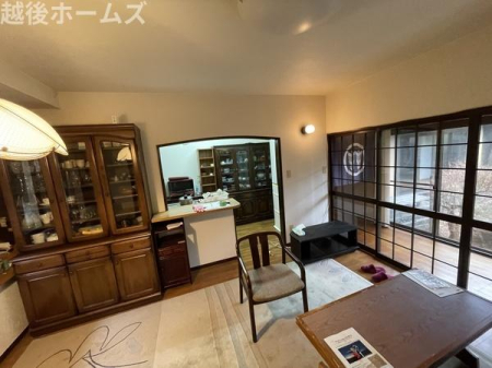 ���r���O -