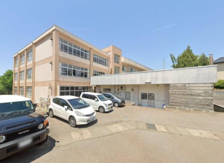 ���ӊ� �y���w�Z�z�����s�����g���w�Z�F712m