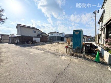 �O�ʓ��H�܂ތ��n�ʐ^ �����̓��������ʕ��E�d�l�ݔ��₨�����̑傫���̔�r�A�ߗׁE���ӊ��⒬���݂ȂǁA�����ł͂킩��Ȃ���񂪂������񂠂�܂��B���񌻒n�ɂĂ��m�F���������B