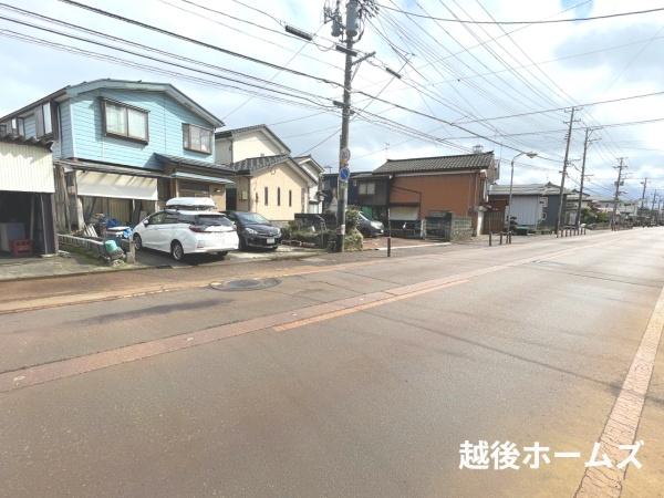 �O�ʓ��H�܂ތ��n�ʐ^ -