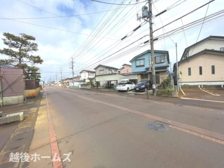 �O�ʓ��H�܂ތ��n�ʐ^ -