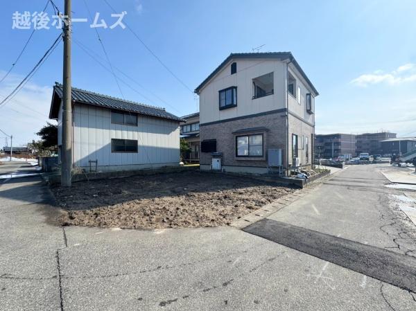 �O�ʓ��H�܂ތ��n�ʐ^ �����̓��������ʕ��E�d�l�ݔ��₨�����̑傫���̔�r�A�ߗׁE���ӊ��⒬���݂ȂǁA�����ł͂킩��Ȃ���񂪂������񂠂�܂��B���񌻒n�ɂĂ��m�F���������B