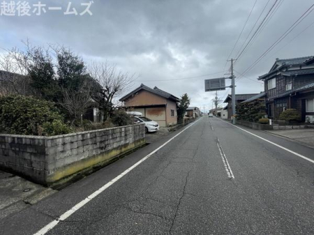 �O�ʓ��H�܂ތ��n�ʐ^ -