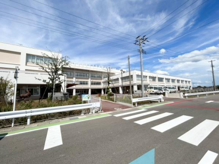 ���ӊ� �y���w�Z�z�V���s���������w�Z�F2858m