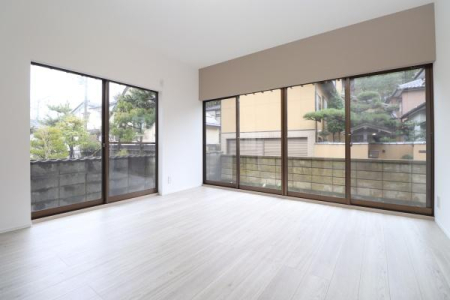 �m�� �e�m���͂Q�ʍ̌��݌v�A��������⊷�C�ɂ��z��������ԂɂȂ��Ă��܂��B