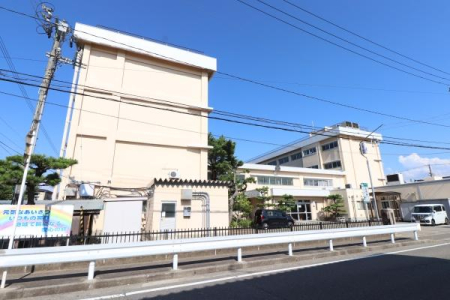 ���ӊ� �y���w�Z�z�V���s���V�ʏ��w�Z�F835m