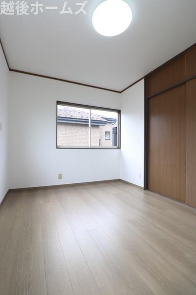 �m�� �S���ɃN���[�[�b�g�����A���[���L�x�Ŏg���₷���Ԏ��ɂȂ��Ă��܂�