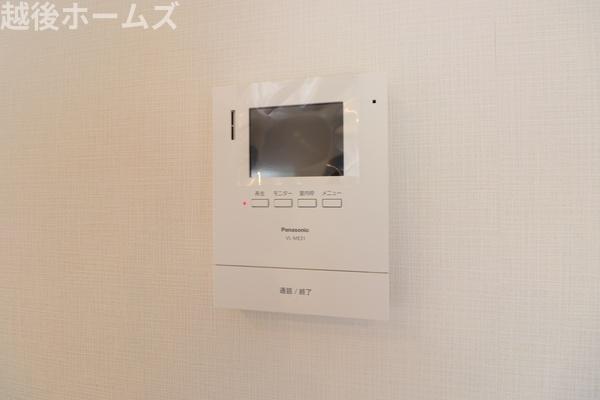 ���̑� �h�Ƒ΍�ɗD�ꂽTV���j�^�[�t���C���^�[�z���ŗ��q�҂̊m�F���ł��܂��B