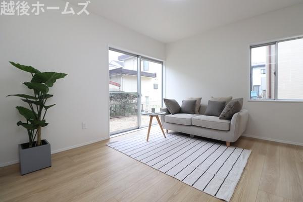 �m�� �V���v���ȗm���Ȃ̂ŉƋ�Ȃǂ̃C���e���A�Ƃ��}�b�`���Ă�����ꊴ���o���₷���A�g�̉��̐��������₷���ł��ˁ�