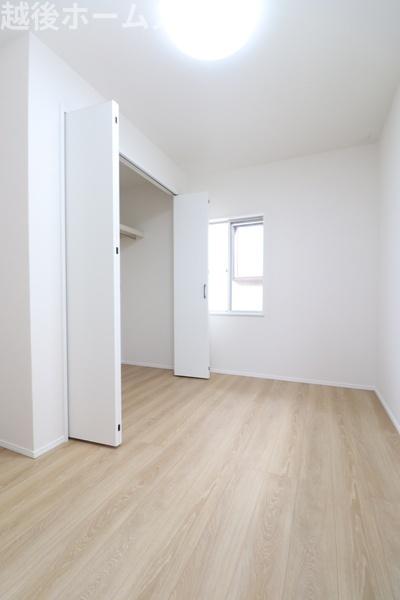 �m�� �S���ɃN���[�[�b�g�����A���[���L�x�Ŏg���₷���Ԏ��ɂȂ��Ă��܂�