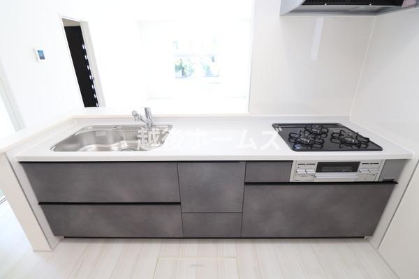 �L�b�`�� �y���Ў{�H��z�R���^�C�v�̃V�X�e���L�b�`���͎��[���L�x�I
�����̂��|�������₷���݌v�ɂȂ��Ă��܂�