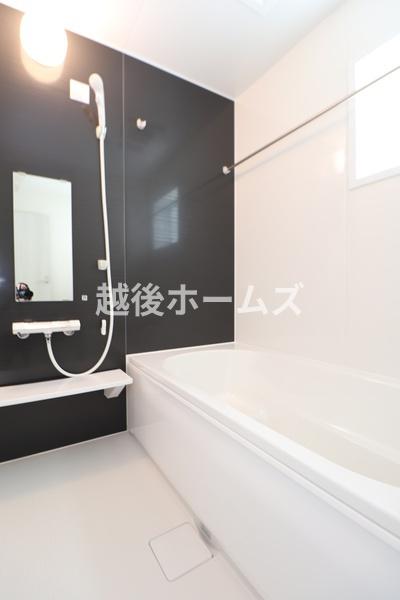 ���� �y���Ў{�H����z�P�؃^�C�v�̍L�X���j�b�g�o�X�ł��I
���������g�[�@��W�������A�P�N�����K�ɉ߂����闁���ł�