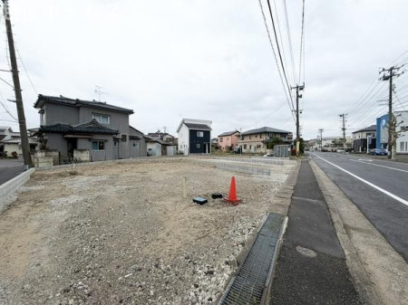 �O�ʓ��H�܂ތ��n�ʐ^ �����̓��������ʕ��E�d�l�ݔ��₨�����̑傫���̔�r�A�ߗׁE���ӊ��⒬���݂ȂǁA�����ł͂킩��Ȃ���񂪂������񂠂�܂��B���񌻒n�ɂĂ��m�F���������B