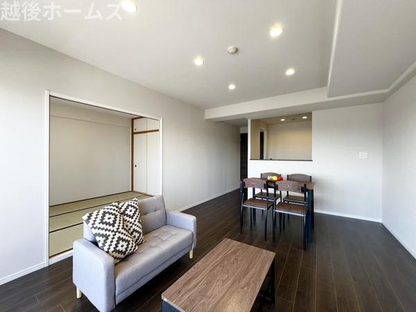 ���n�O�ώʐ^ �Ƒ��c���̎��Ԃ��߂�����L�X�������r���O�_�C�j���O