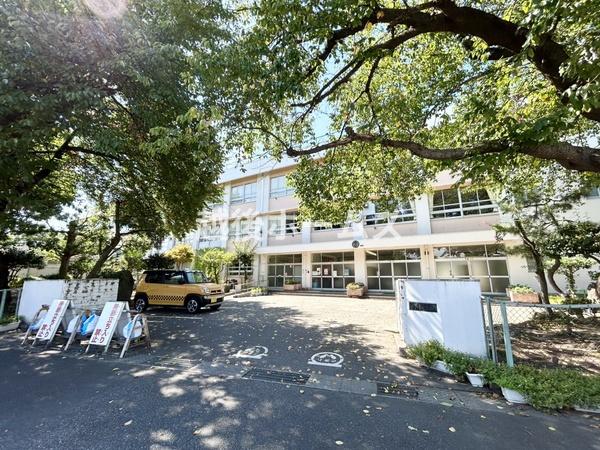 ���ӊ� �y���w�Z�z�V���s������R���w�Z�F369m