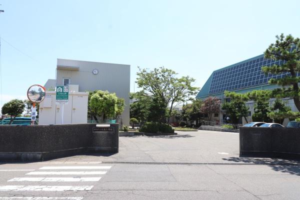 ���ӊ� �y���w�Z�z�V���s����ʏ��w�Z�F681m