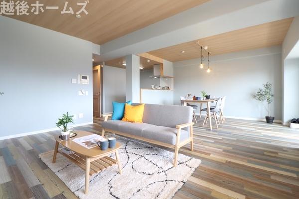 ���n�O�ώʐ^ �Ƒ��c���̎��Ԃ��߂�����L�X�������r���O�_�C�j���O