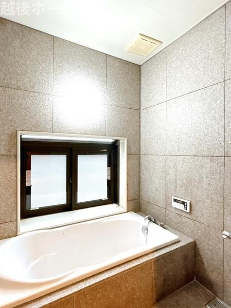 ���� �P���̔�ꂪ�������L�X�Ƃ������j�b�g�o�X�ł��I