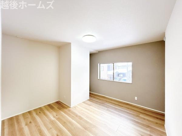 �m�� �S���ɃN���[�[�b�g�����A���[���L�x�Ŏg���₷���Ԏ��ɂȂ��Ă��܂�