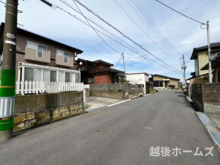 �O�ʓ��H�܂ތ��n�ʐ^ -