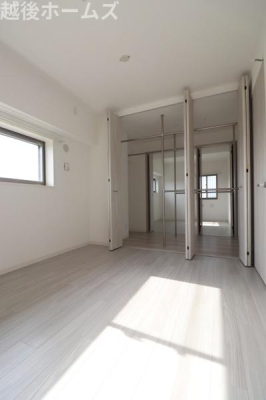 �m�� �S���ɃN���[�[�b�g�����A���[���L�x�Ŏg���₷���Ԏ��ɂȂ��Ă��܂�